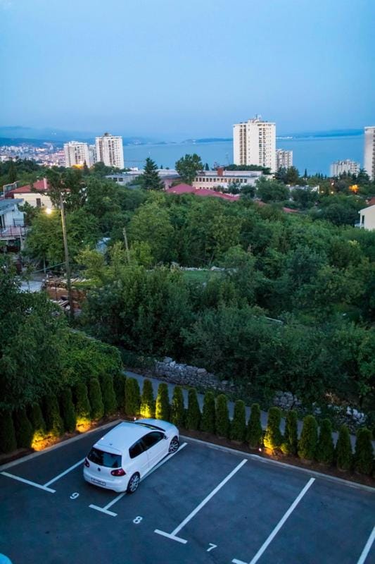 Apartments Sandra with free private parking Apartment in Rijeka