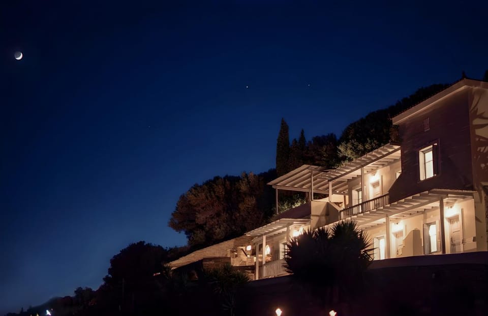 Property building, Facade/entrance, Night