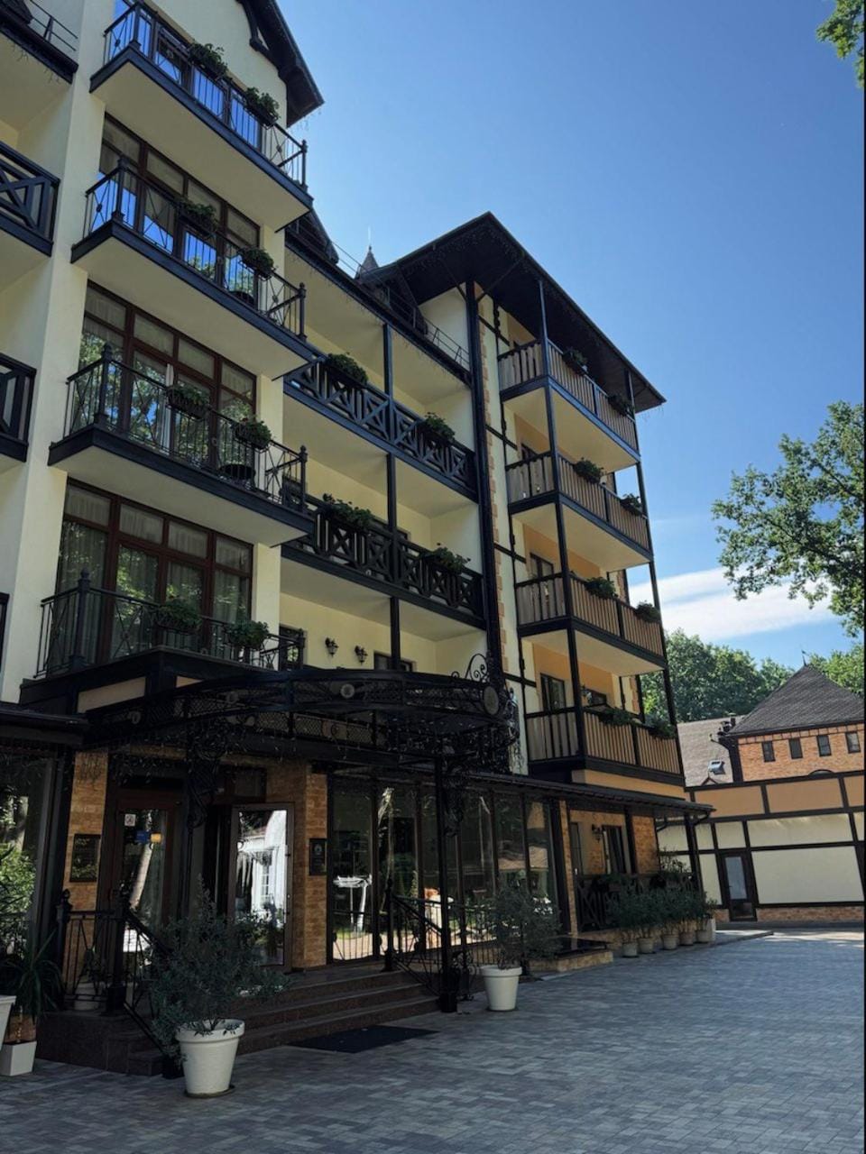 Property building, Balcony/Terrace