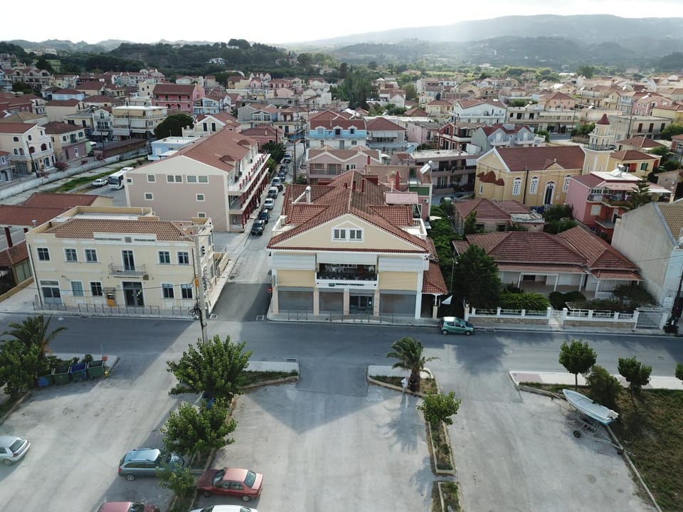 Neighbourhood, Bird's eye view