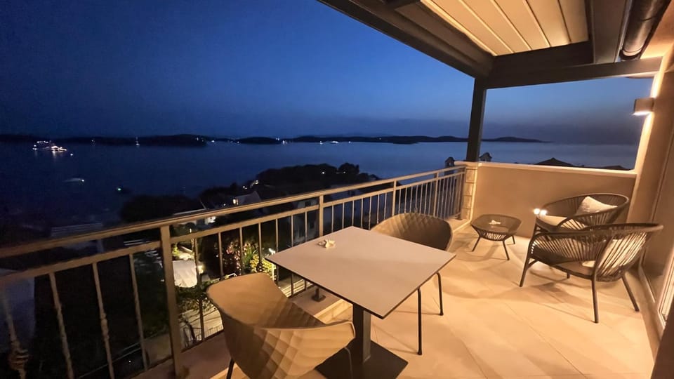 Balcony/Terrace, Seating area, Sea view