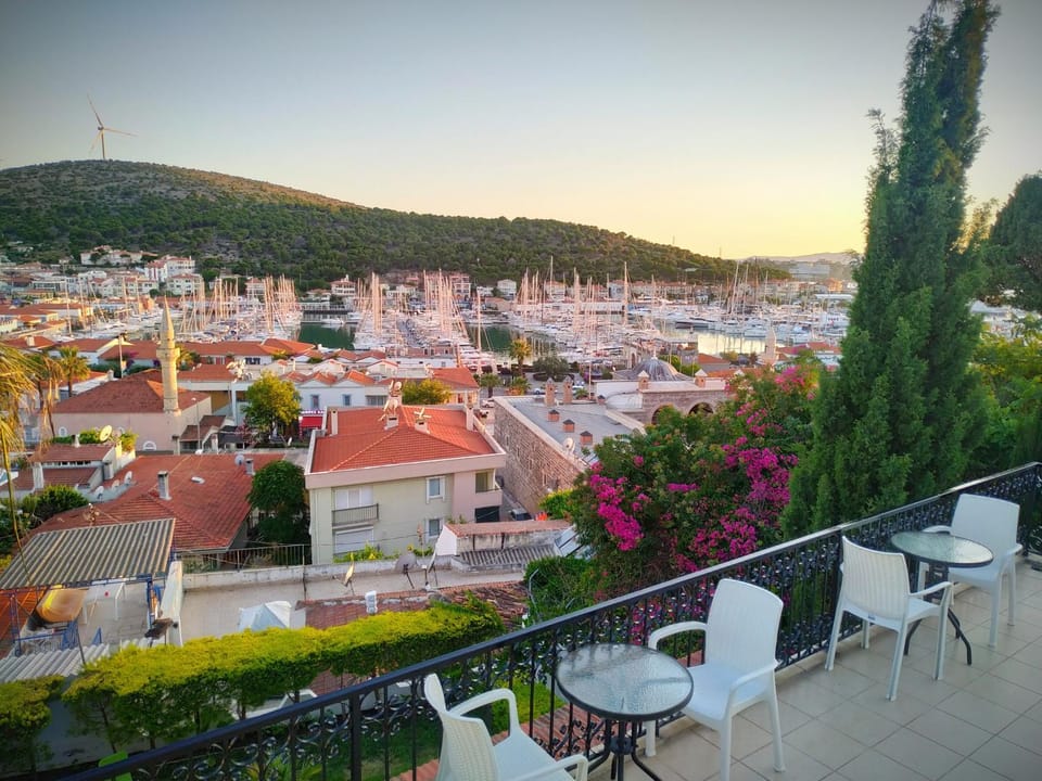 Nearby landmark, Neighbourhood, Natural landscape, Bird's eye view, Summer, Garden, Balcony/Terrace, Sea view, Sunset