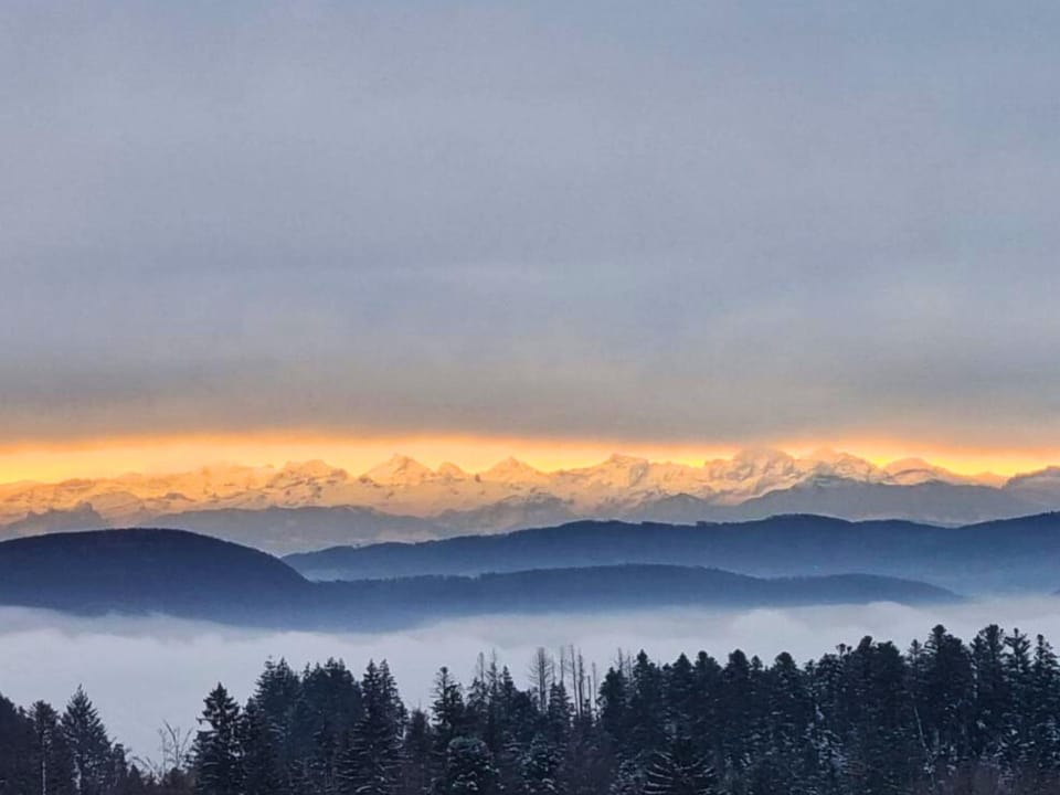 Day, Natural landscape, Mountain view, Sunrise