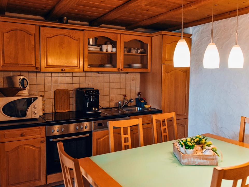 Kitchen or kitchenette, Dining area, stove, toaster