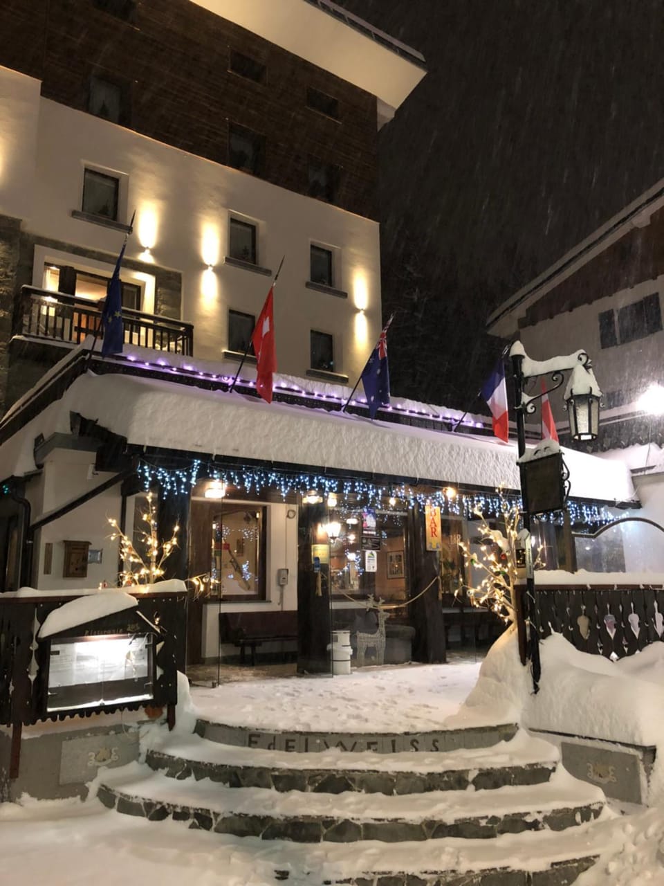 Facade/entrance, Winter, Street view