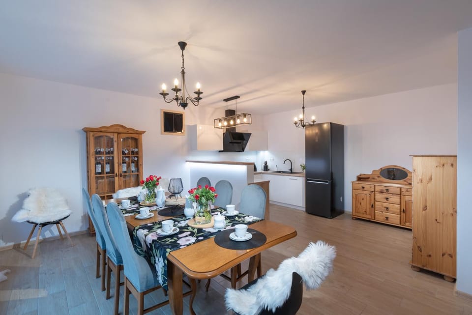 Seating area, Breakfast
