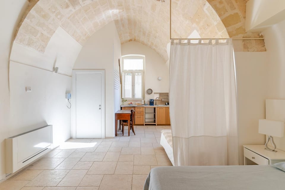 Kitchen or kitchenette, Photo of the whole room, stove
