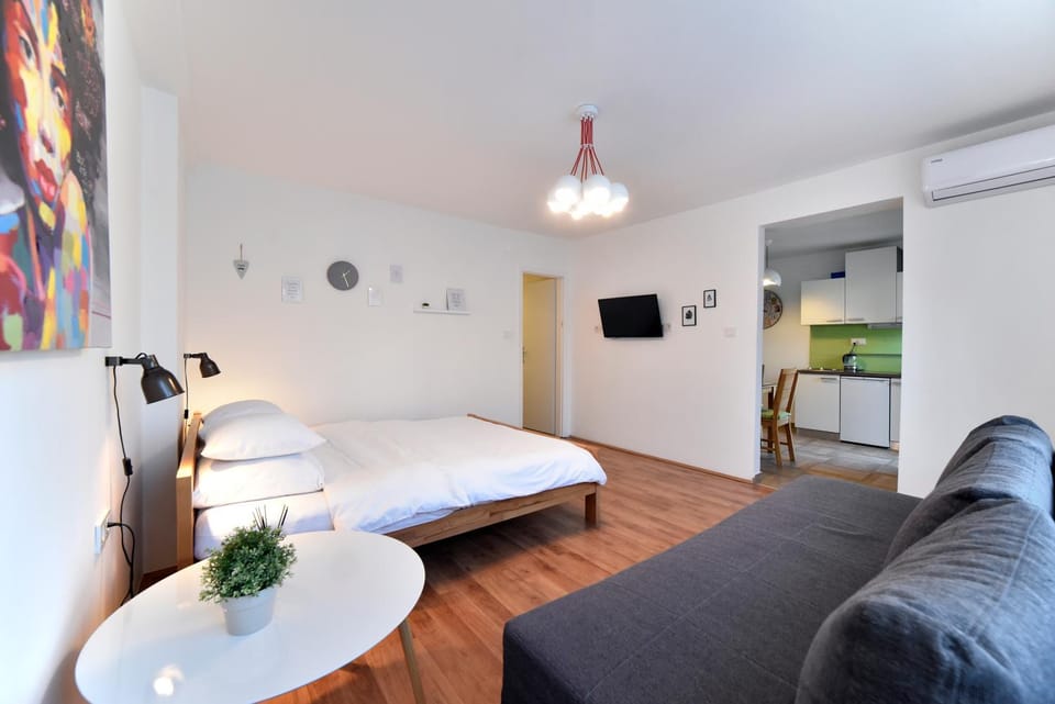 Photo of the whole room, Decorative detail, Bedroom