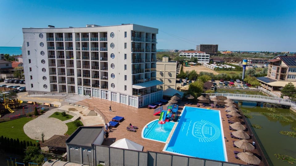 Property building, Swimming pool
