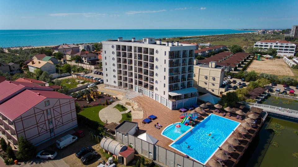 Property building, Swimming pool
