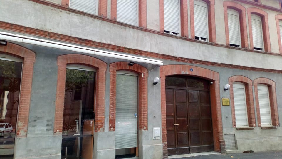 Property building, Facade/entrance, City view
