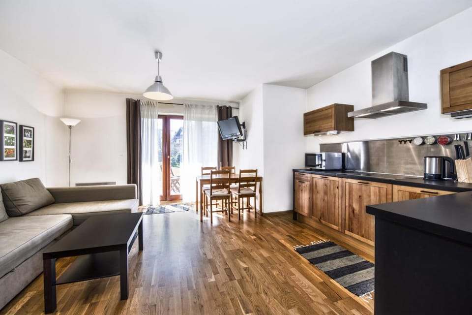 TV and multimedia, Kitchen or kitchenette, Living room, Dining area
