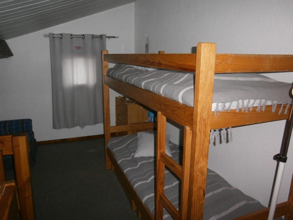 bunk bed