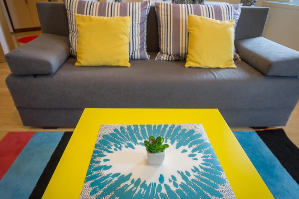 Living room, Decorative detail, Seating area