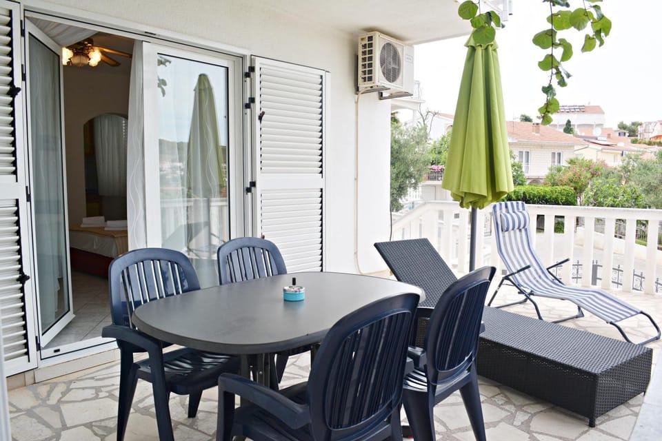 Suz-Ana Apartment in Okrug Gornji