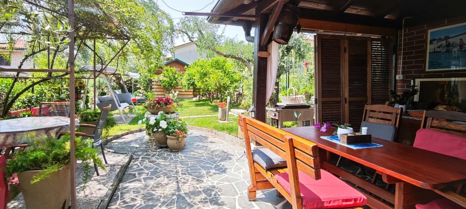 Garden, Seating area
