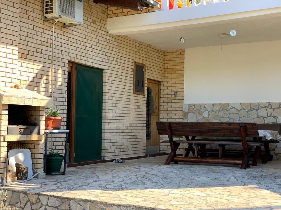 Patio, Facade/entrance, BBQ facilities