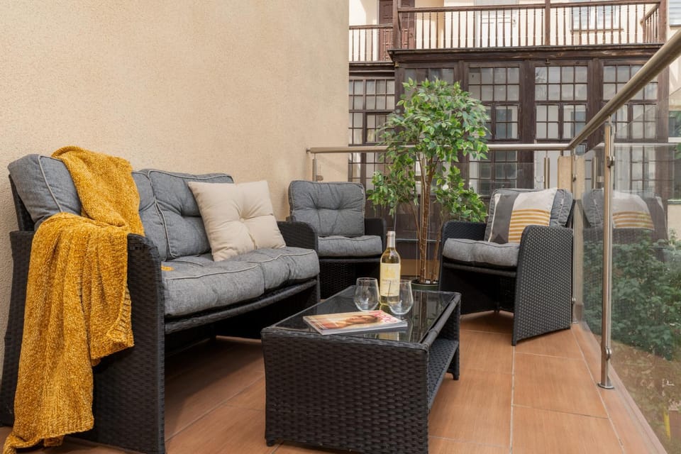 Patio, View (from property/room), Balcony/Terrace, Seating area