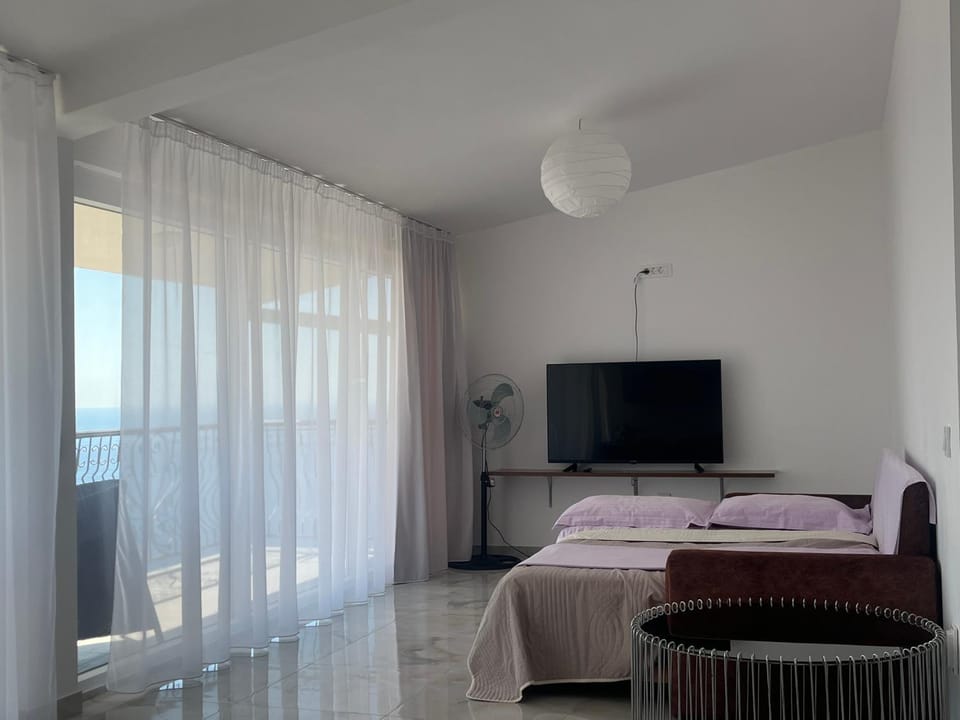 Bed, TV and multimedia