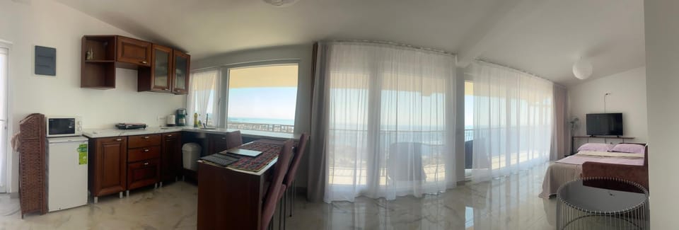 TV and multimedia, Kitchen or kitchenette