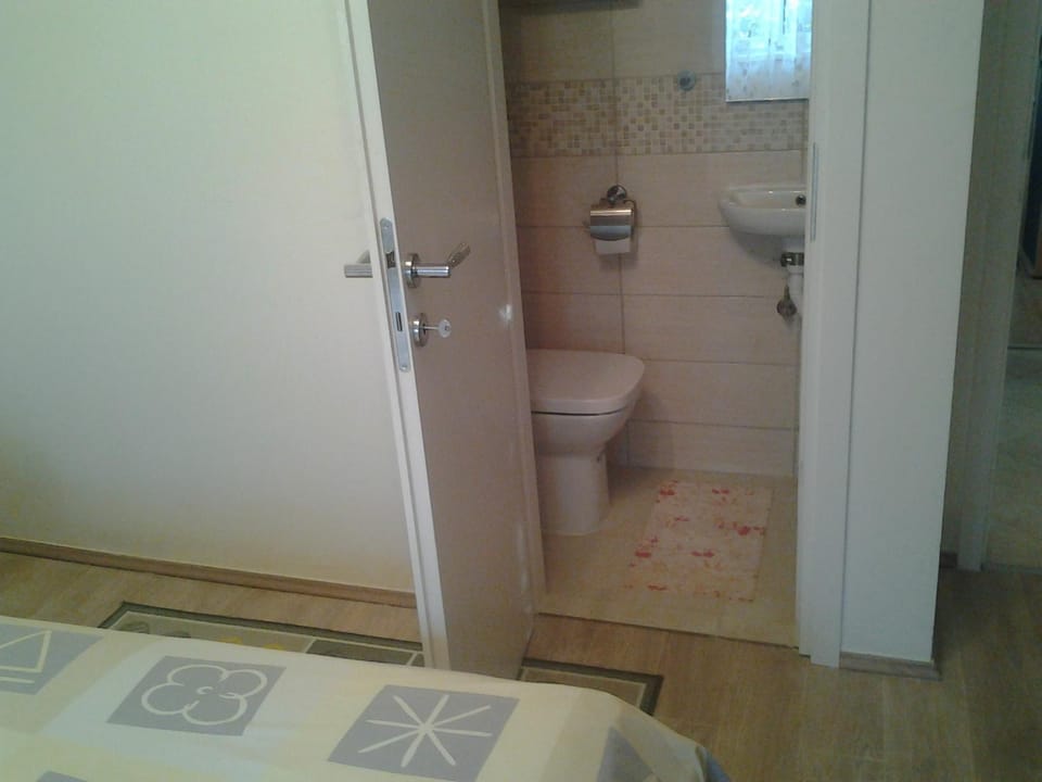 Toilet, Bedroom