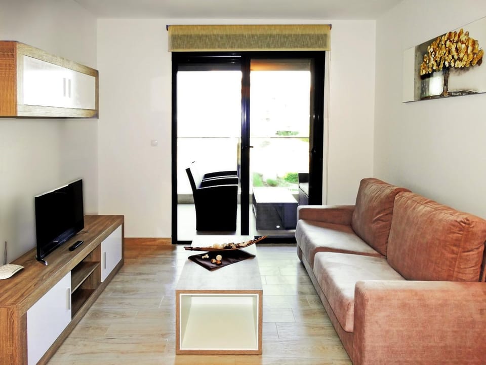 Balcony/Terrace, Balcony/Terrace, Living room, Seating area, Garden view