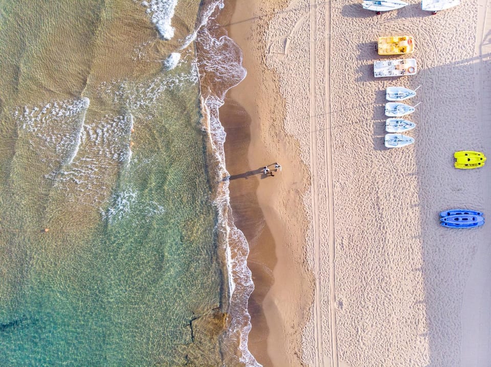 Day, People, Natural landscape, Bird's eye view, Beach, Evening entertainment, group of guests