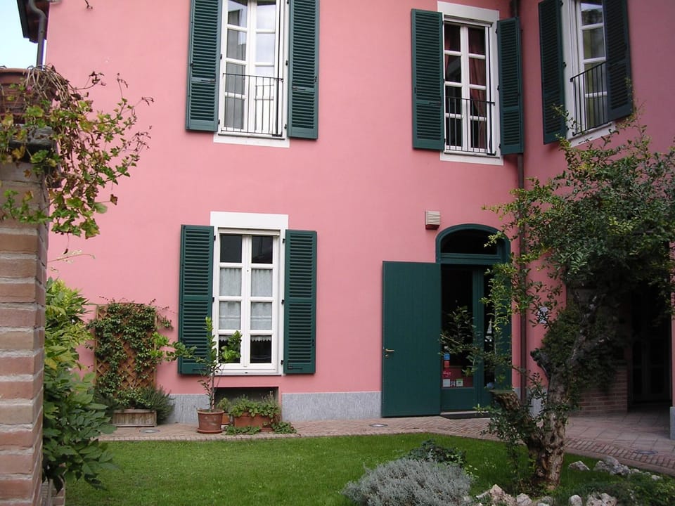 Facade/entrance, Garden