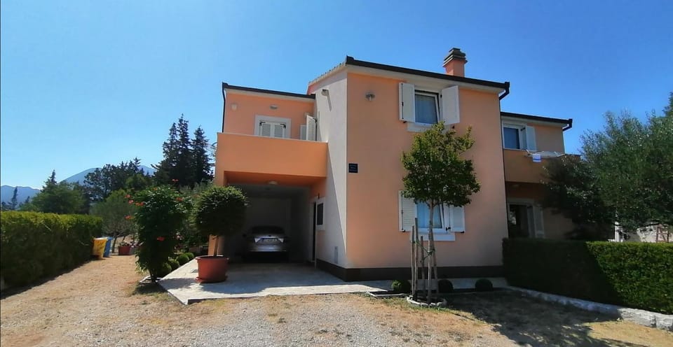 Kvasina Apartments Apartment in Split-Dalmatia County