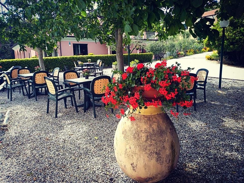 Hotel La Rossola Resort & Natura Bonassola la Porta delle 5 Terre Country House in Framura