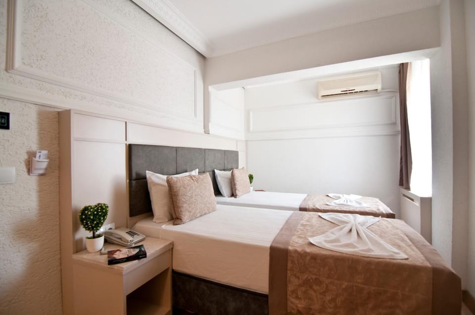 Bed, Bedroom, towels, air conditioner