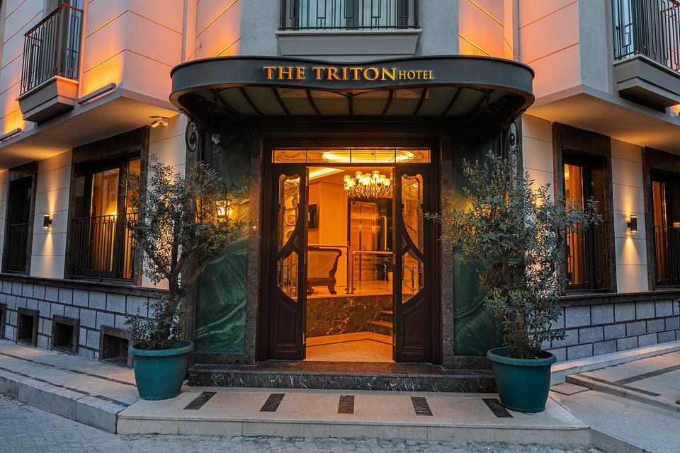Facade/entrance