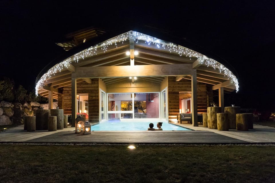 Property building, Swimming pool, Swimming pool