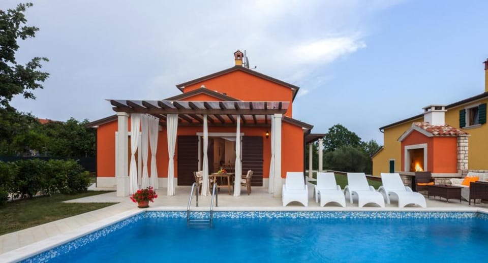 BBQ facilities, Garden view, Pool view