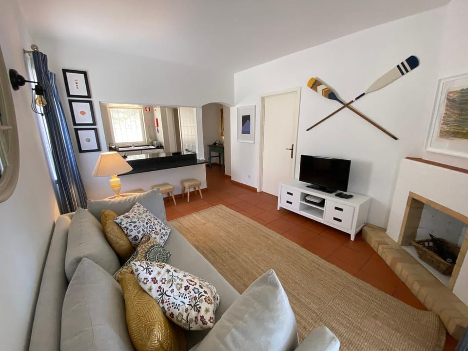 Property building, TV and multimedia, Living room