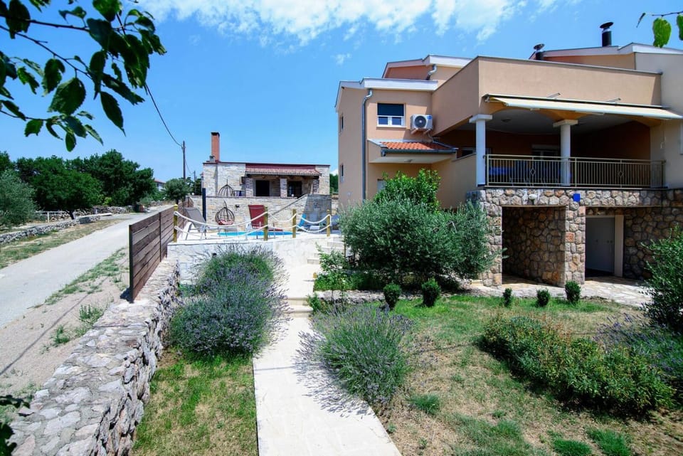 Villa Zubak Villa in Zadar County