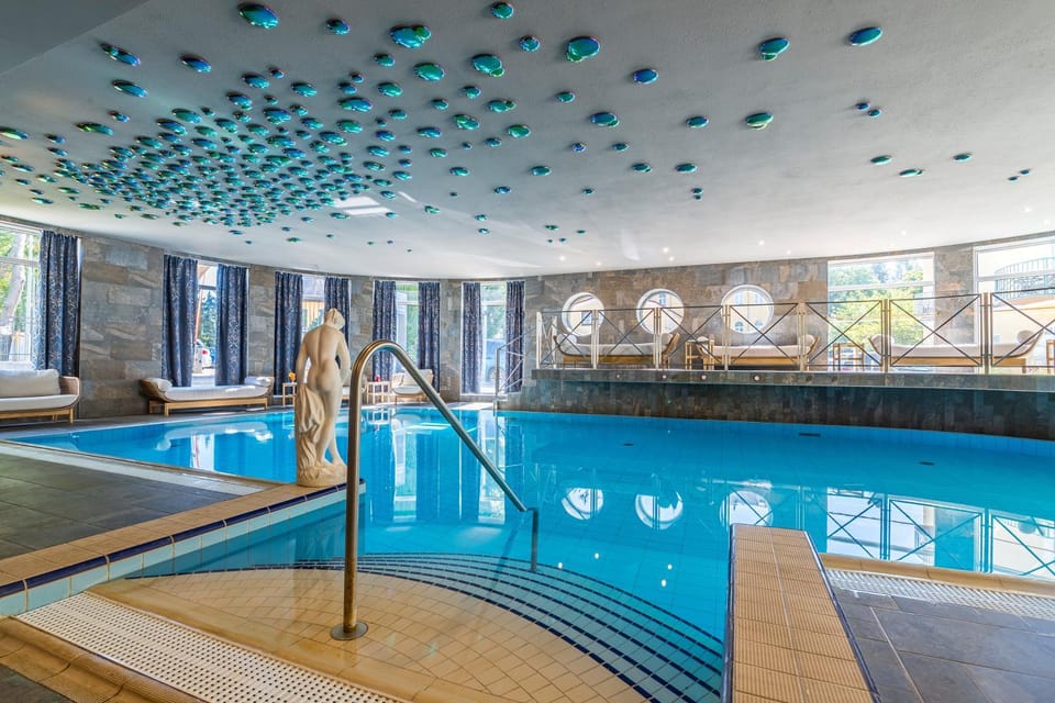 Swimming pool, Swimming pool