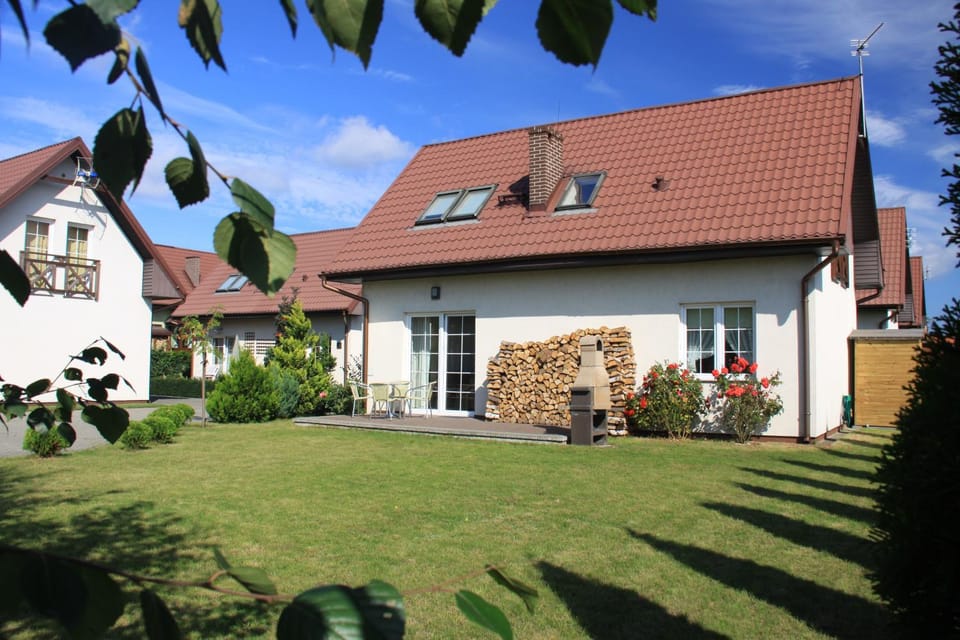 Property building, Garden, Balcony/Terrace