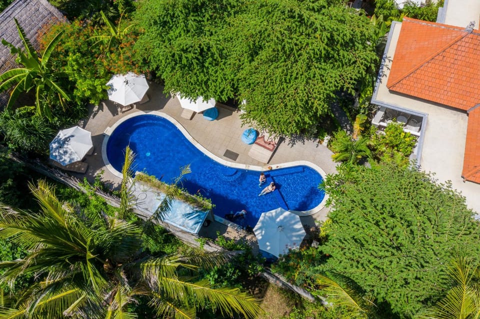 Kelapa Cottage Hotel in Abang