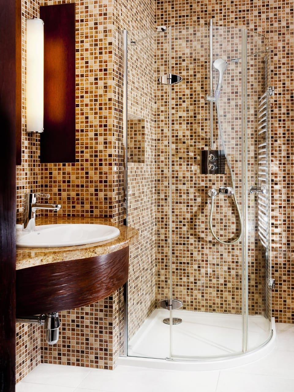 Shower, Toilet, Bathroom, Decorative detail, Decorative detail