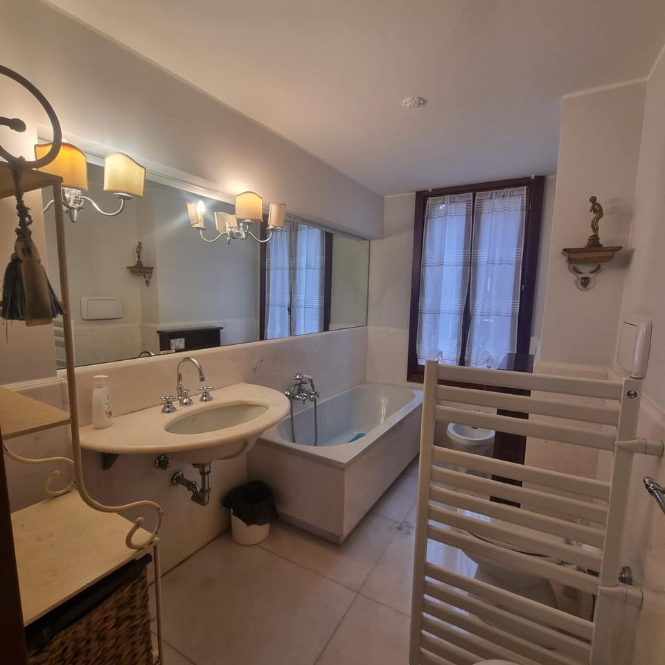 Bathroom, Bath