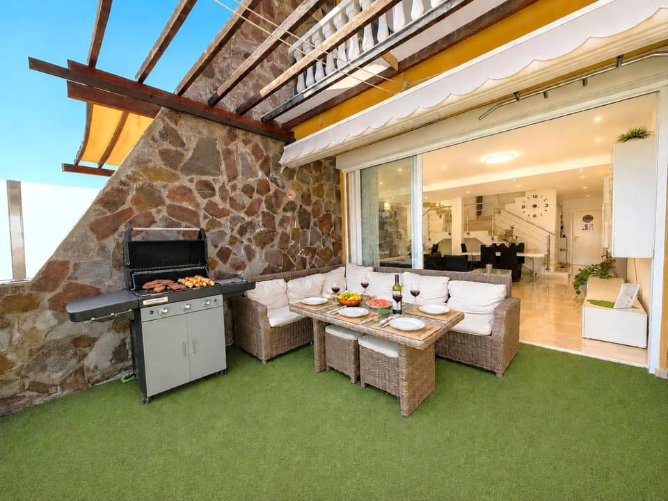 BBQ facilities, Balcony/Terrace, Dining area