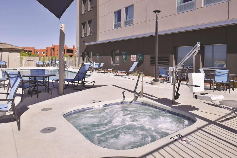 On site, Pool view, Swimming pool, Swimming pool