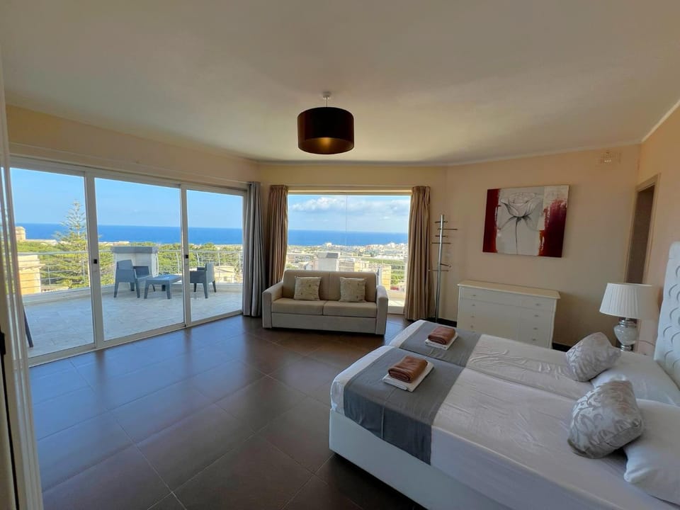 Bed, Natural landscape, View (from property/room), Balcony/Terrace, Bedroom, Sea view
