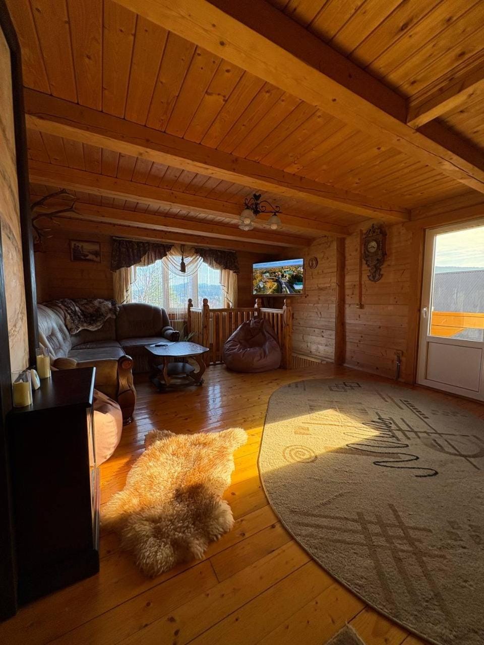 Living room, Seating area