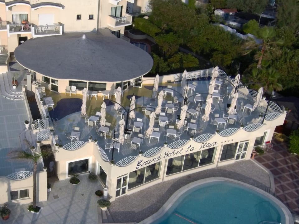 Property building, Bird's eye view, Pool view, Swimming pool