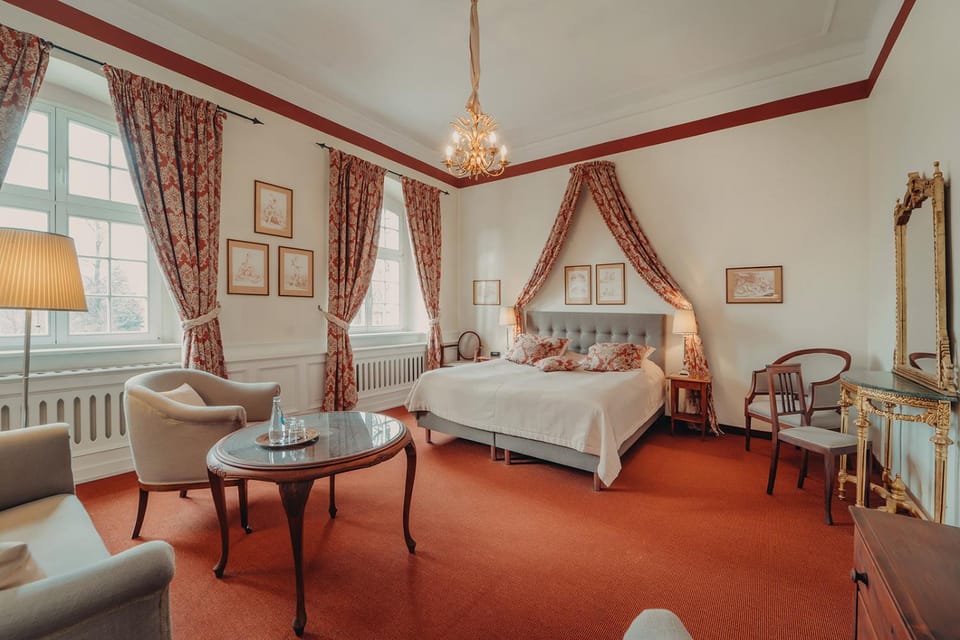 Pałac Łomnica Karkonosze - Schloss Lomnitz Riesengebirge Hotel in Lower Silesian Voivodeship