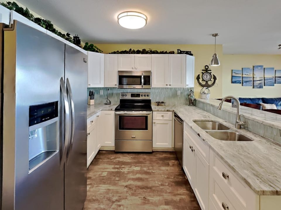 Put-in-Bay Waterfront Condo #113 House in South Bass Island