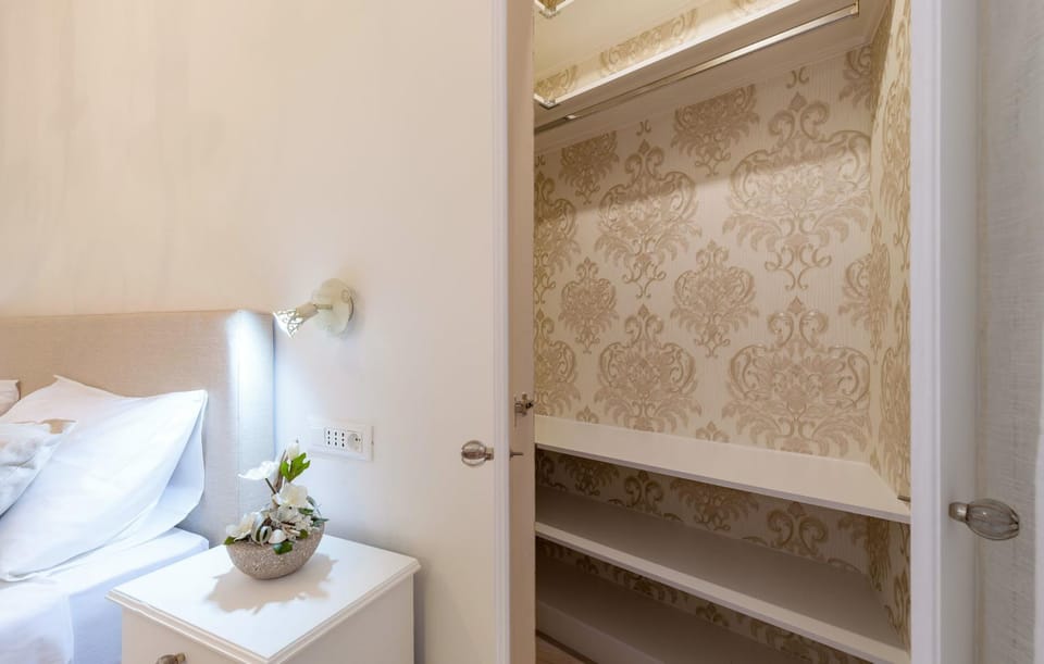 Other, Decorative detail, Bedroom