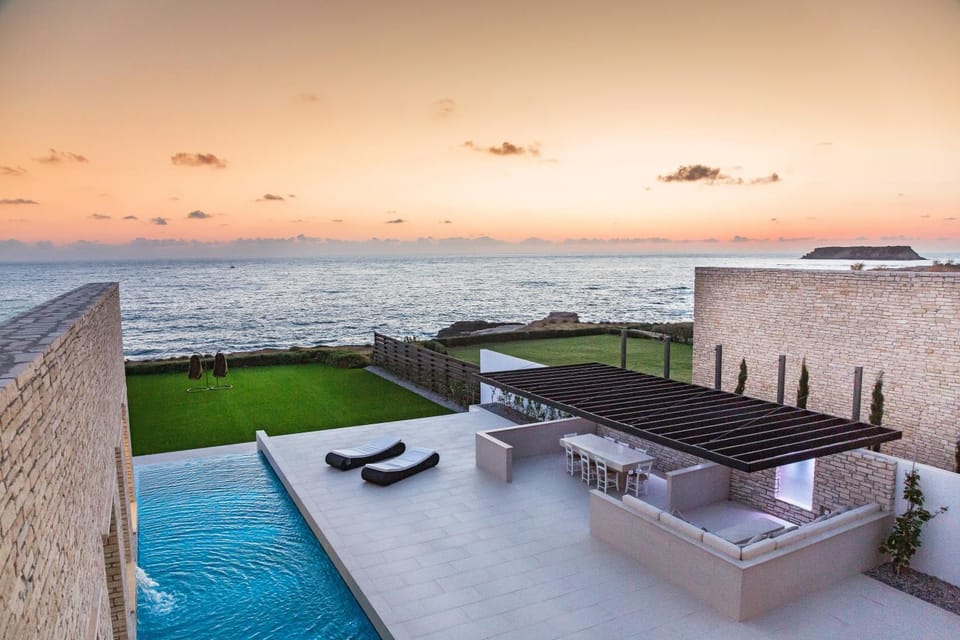 Property building, Natural landscape, Sea view, Swimming pool, Sunset